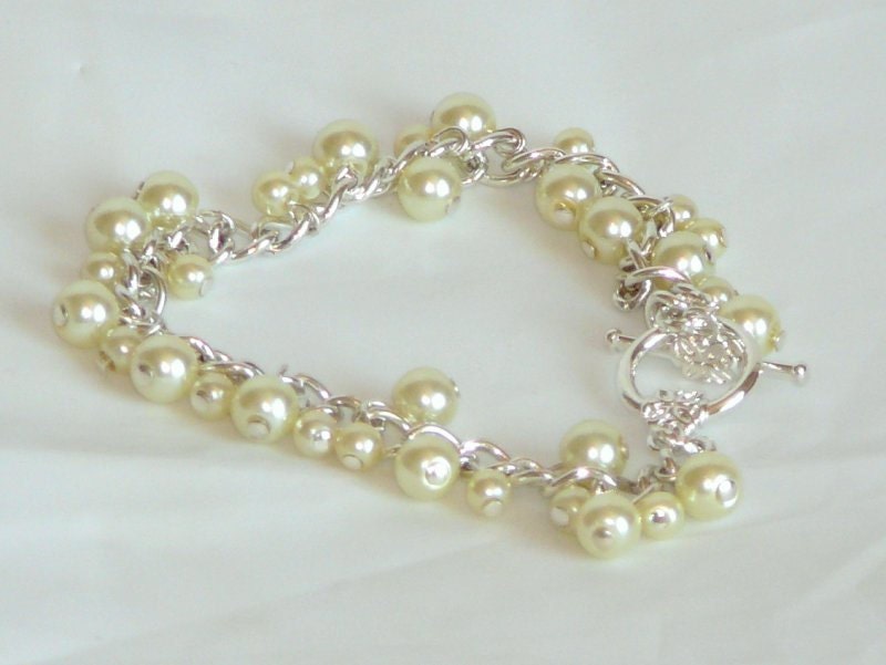Silver chain and Ivory glass pearls bracelet - Bead charm  - Free shipping to CANADA and USA