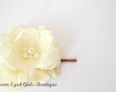 Cream Bridal Flower Hair Clip, Wedding Hair Accessory, Bobby Pin, Fascinator, Cream Chiffon, Pearl Beads, Bridal Head Piece