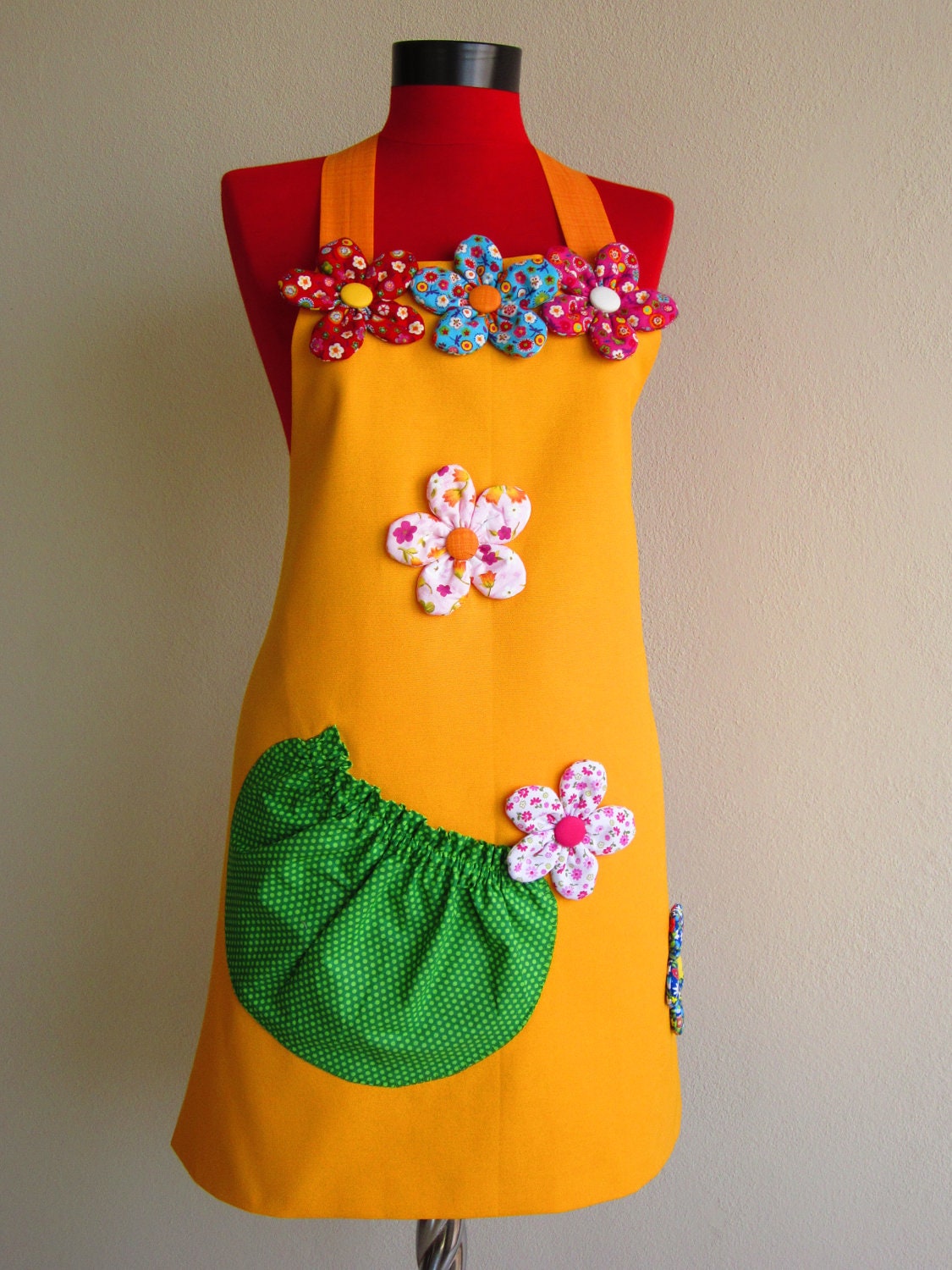 Shef Cap, oven glove & Apron. used double-sided apron. flower - rengarenk Shef Cap, oven glove & Apron. used double-sided apron. flower - rengarenk