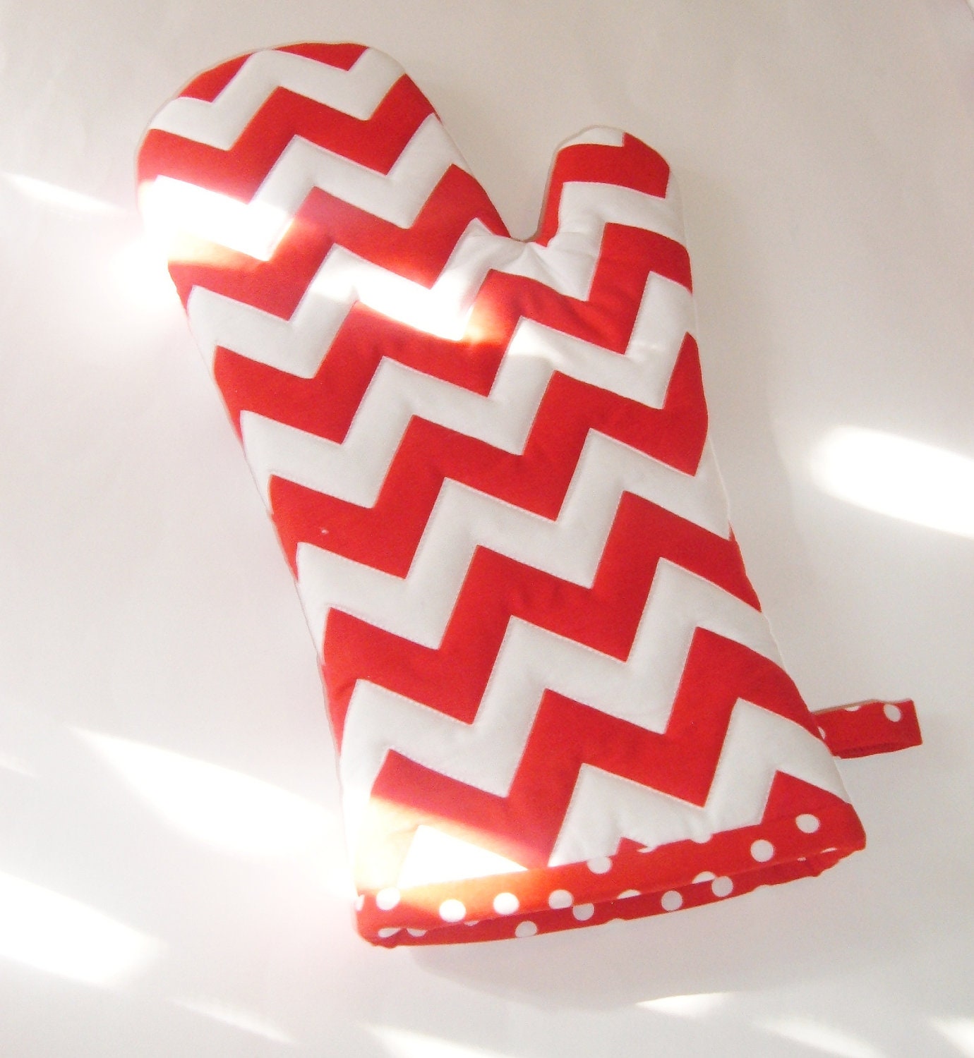 Oven Mitt - Red and White Chevron -Gift for Foodie - Gift Under 20