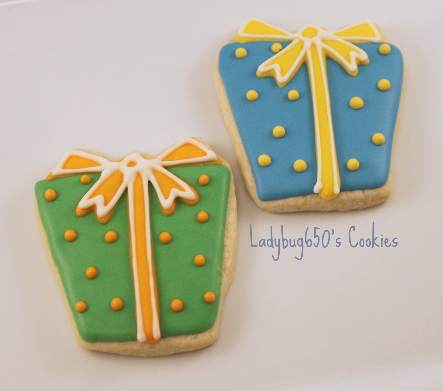 12 Present cookies, handmade & iced