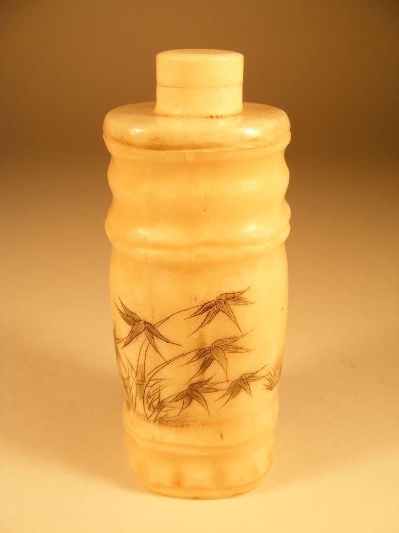 Vintage Snuff Bottle Bamboo Design