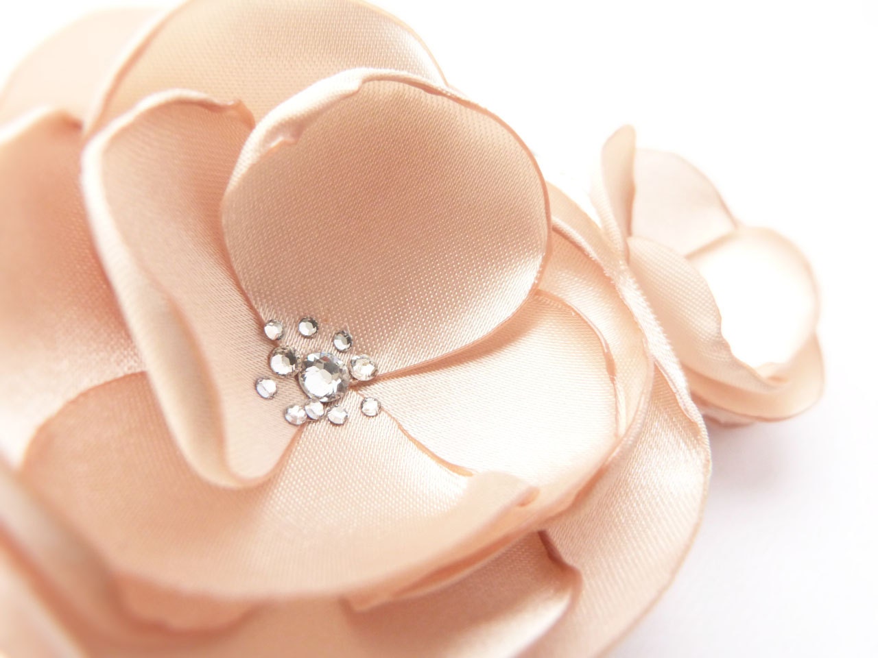 Bridal hair comb Champagne satin flowers Swarovski rhinestones Wedding hair accessories OOAK by Jye, Hand-made in France