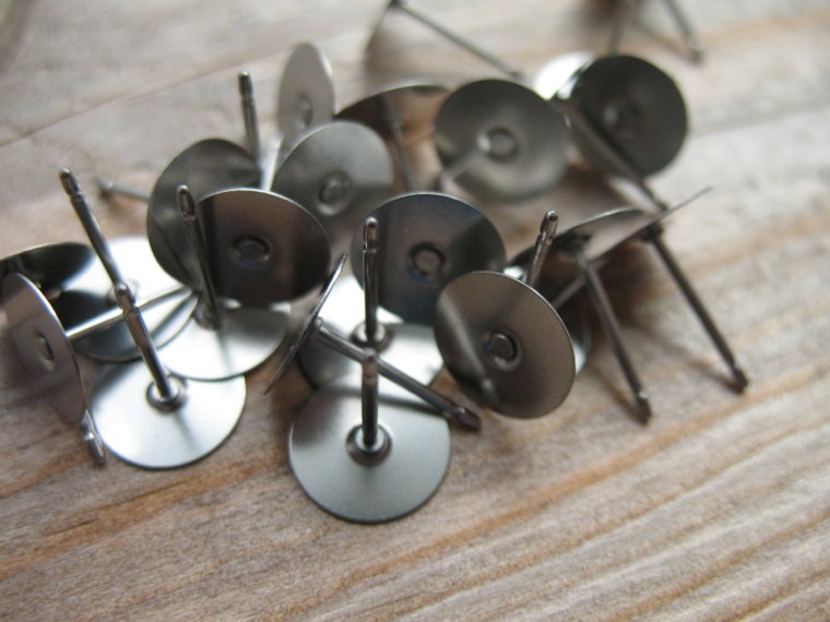 Earring Studs, Surgical Stainless Steel, 8mm flat pads 25 pairs