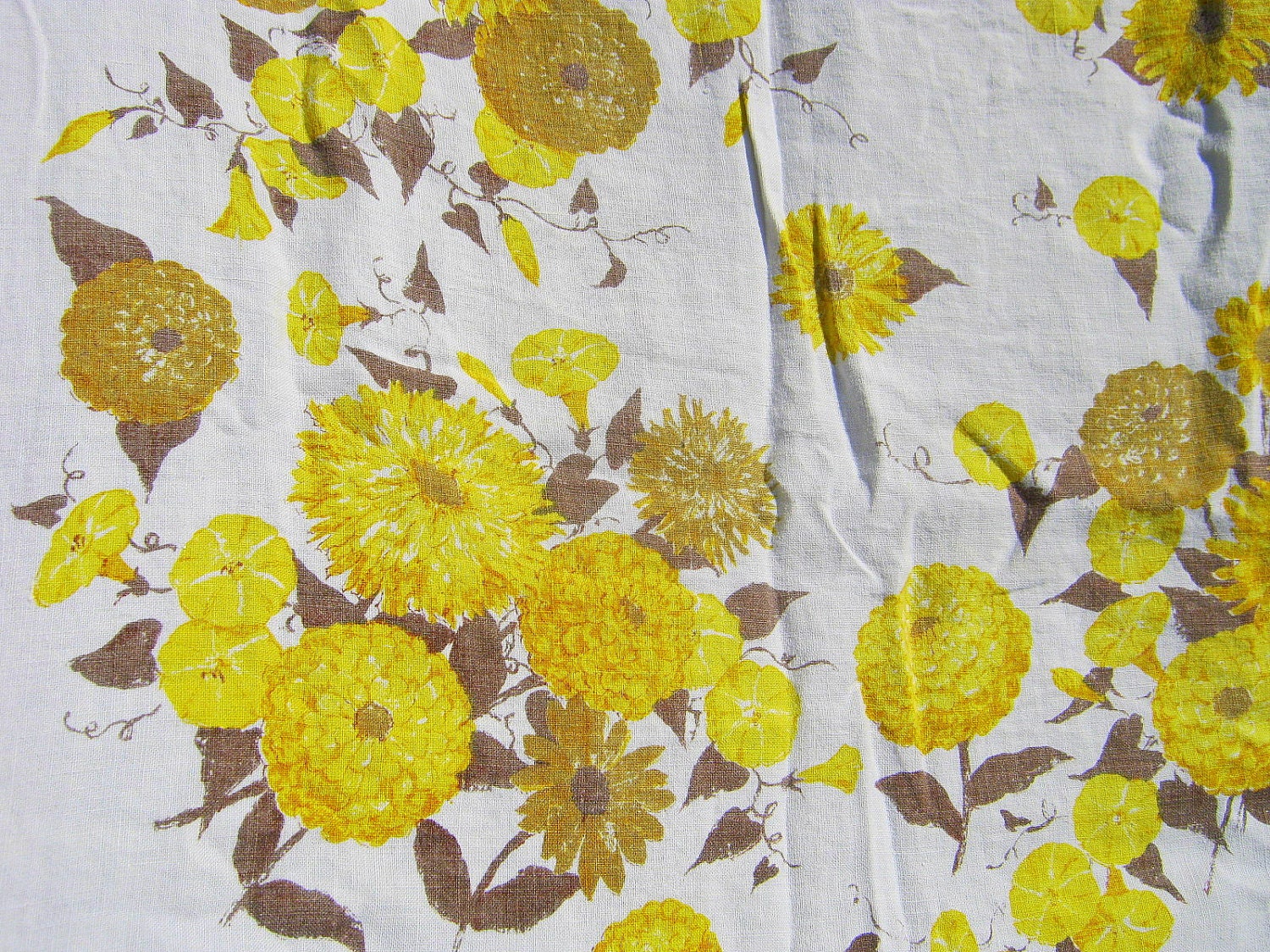 Vintage Linen Tablecloth SUNNY YELLOW Marigolds Calendula SUMMER