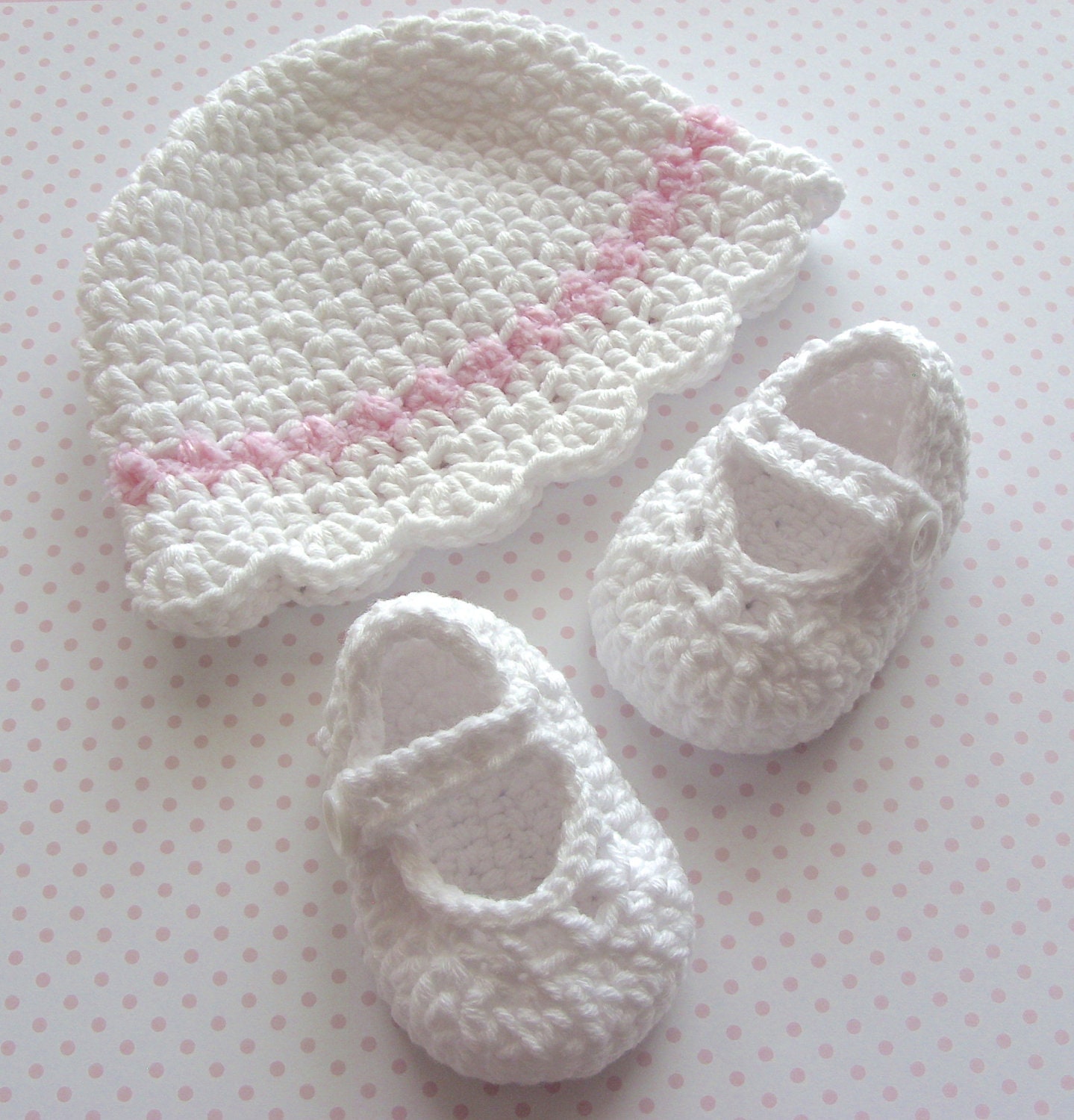 Baby Girl Cloche Hat and Mary Janes - Modern Crochet Baptism Christening Dedication Set - Booties - 0 to 3 Months - Size 1 Shoe - Gift Boxed