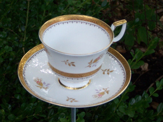 Tea Cup Yard Art Garden Decor - White with Pink Rosebuds and Gold Trim
