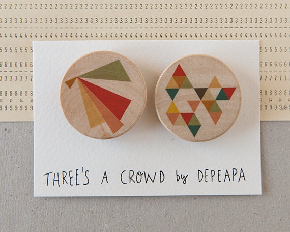 Triangles - Pack of illustrated wooden brooches