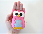 Owl sensory Key chain - Carnation pink and light grey - squeaker toy - children toy - felt toy - made to order
