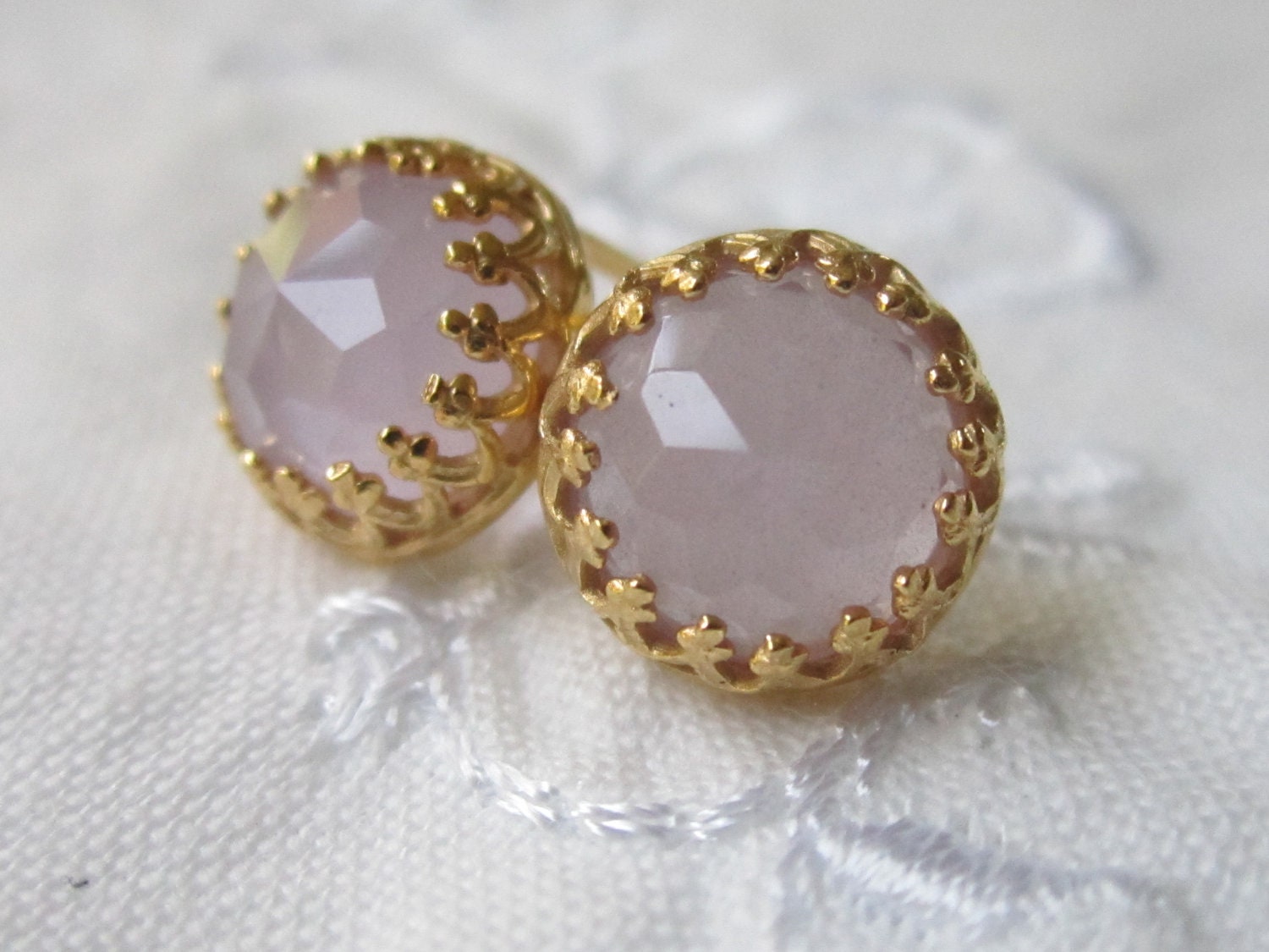 Chalcedony stud earrings, 18k gold post earrings, Lavender Purple rose cut chalcedony, Vintage earrings, Bridesmaid gifts, Bridal earrings