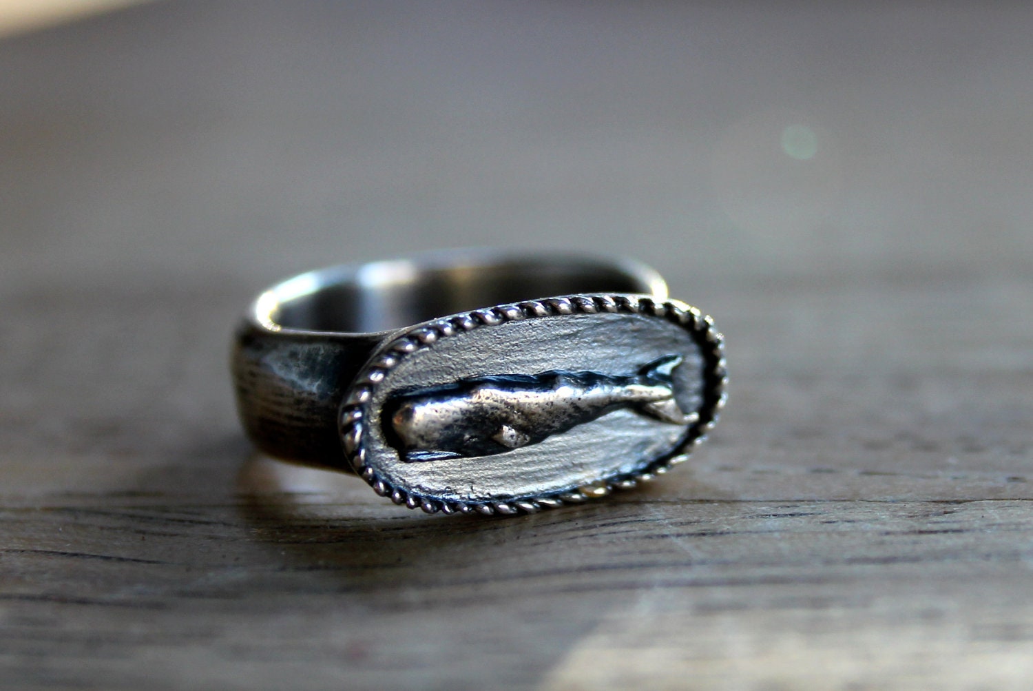 Moby Dick Whale Signet Ring with Rope Edge
