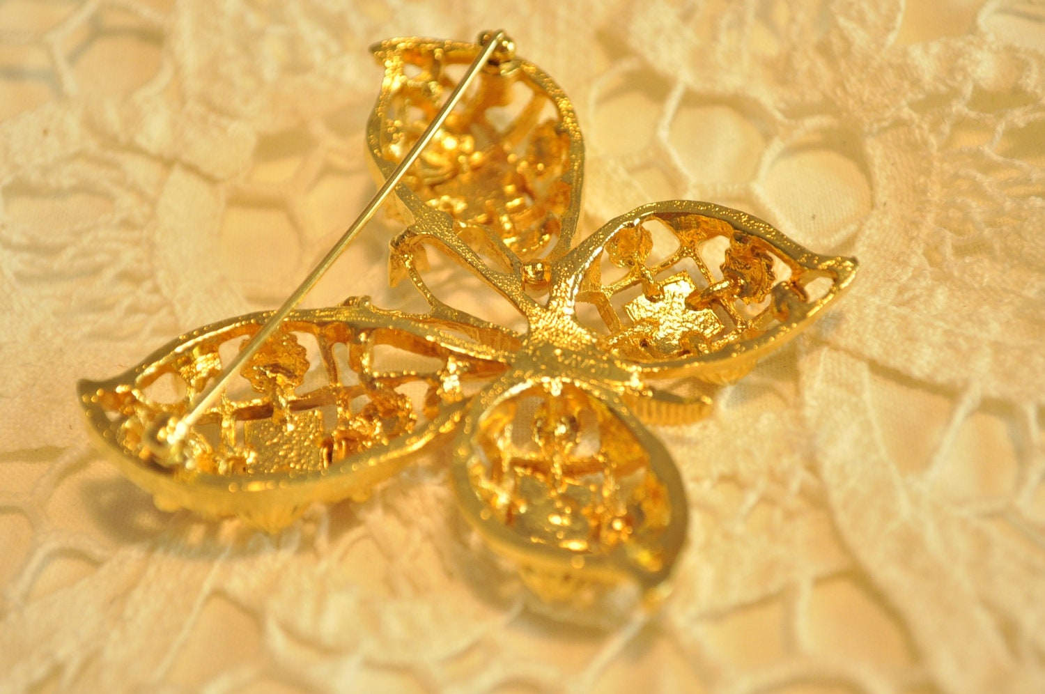 Vintage Gold Finish Butterfly w Amber Blue Rhinestone & Pearl Brooch Pin AVON