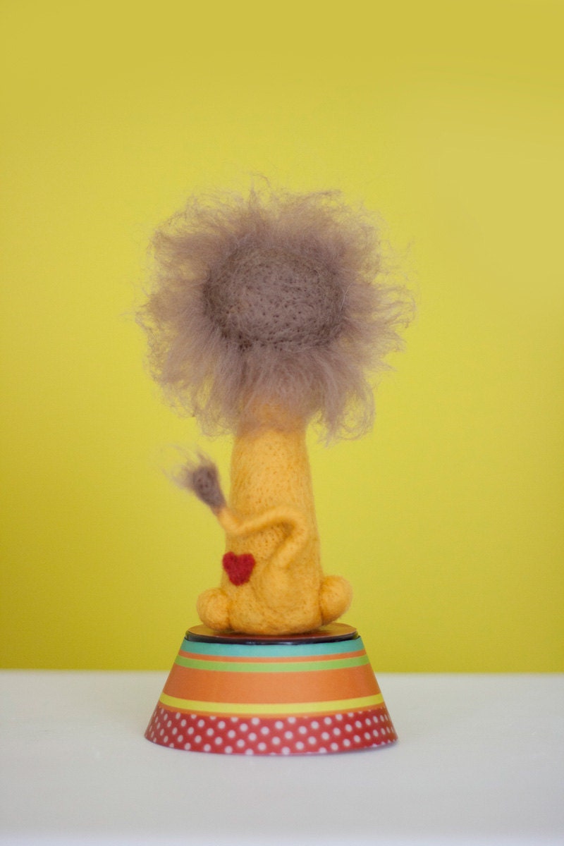 Leonard, needle felted collectable lion