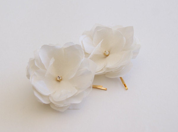Bridal Silk Flowers Wedding Hair Flower Small Silk Flowers Ivory White Flower Hair Clip - Kaitlyn MADE TO ORDER