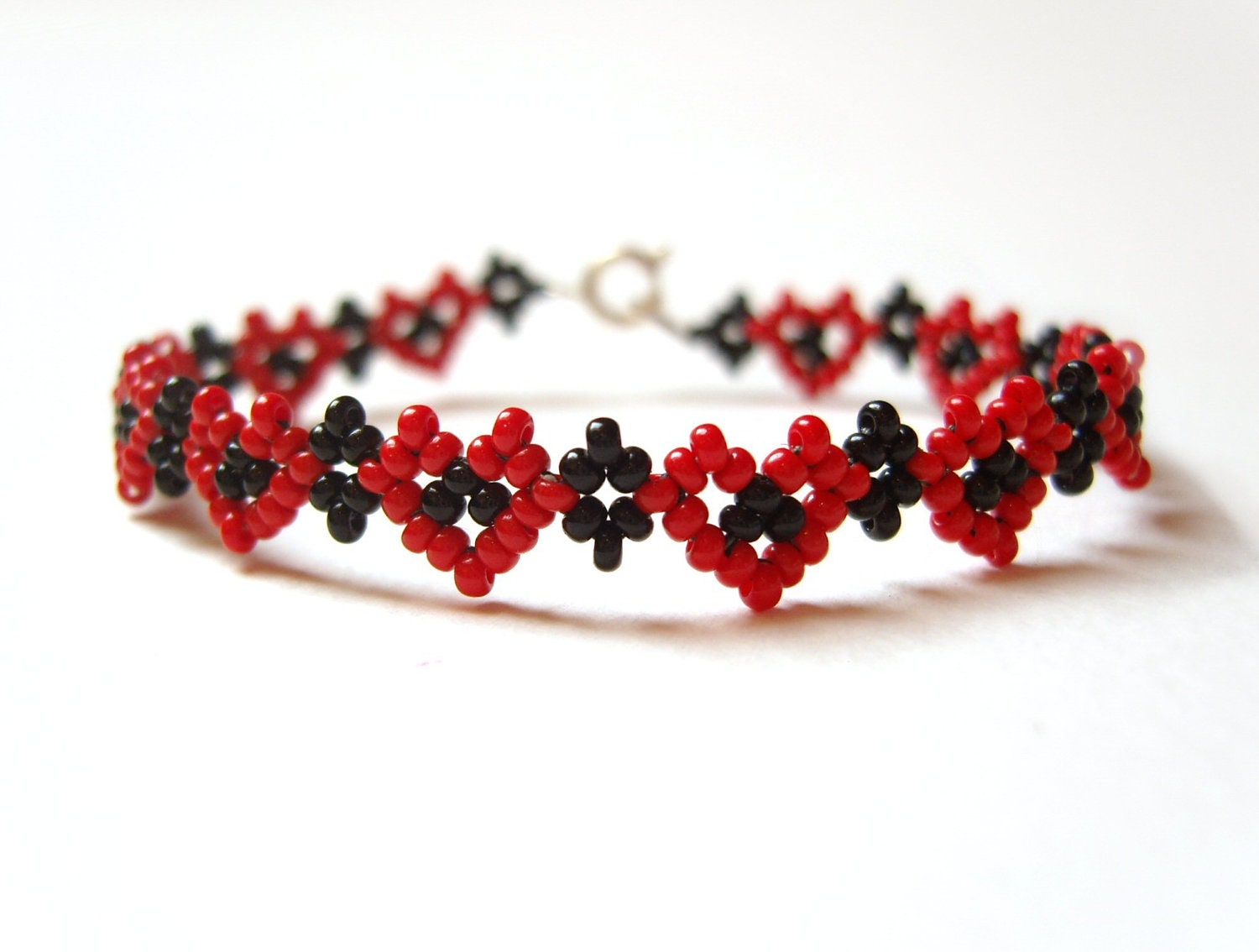 Beaded Heart Bracelet, Seed Bead Friendship Bracelet, Red and Black Bead Woven Jewelry