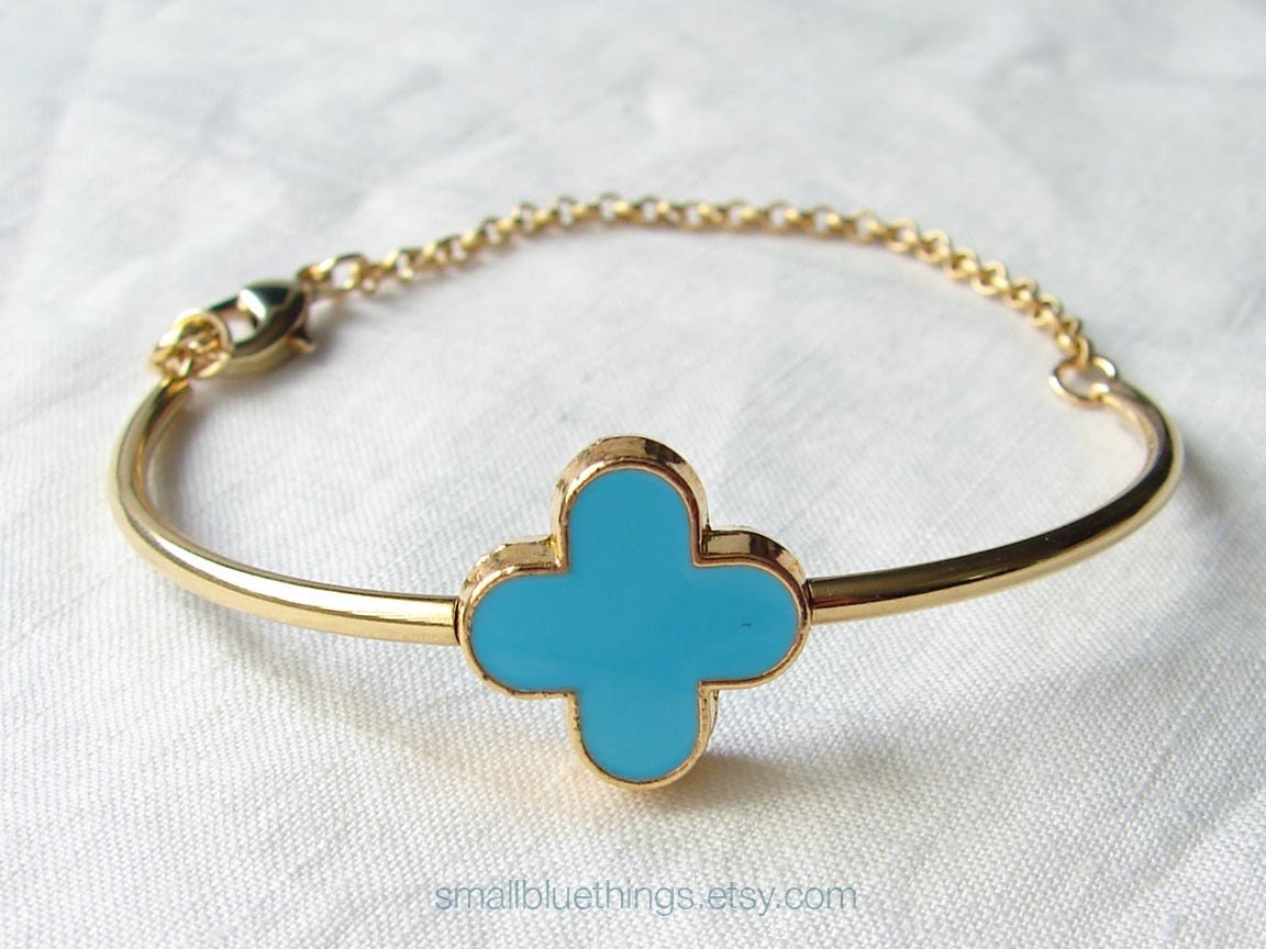 Lucky Clover Bracelet. Choose Your Color. Bridesmaid Gift. Jewelry Under 25. Simple Modern Jewelry