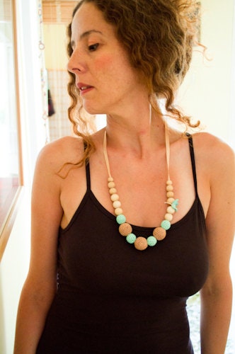 Nursing Necklace/Teething Necklace-Wooden and Crochet Necklace-Beige Mint