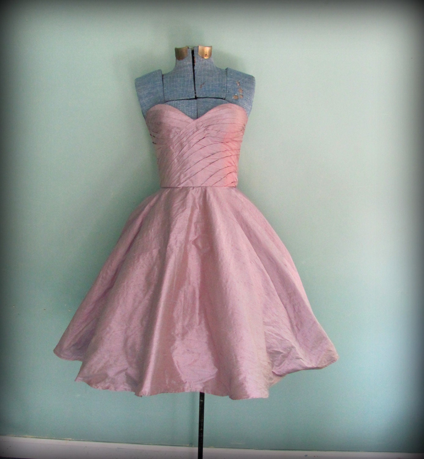 Vintage Inspired Dress Dusty Purple Sweetheart Neck Full Skirt Silk Dupioni Size Small