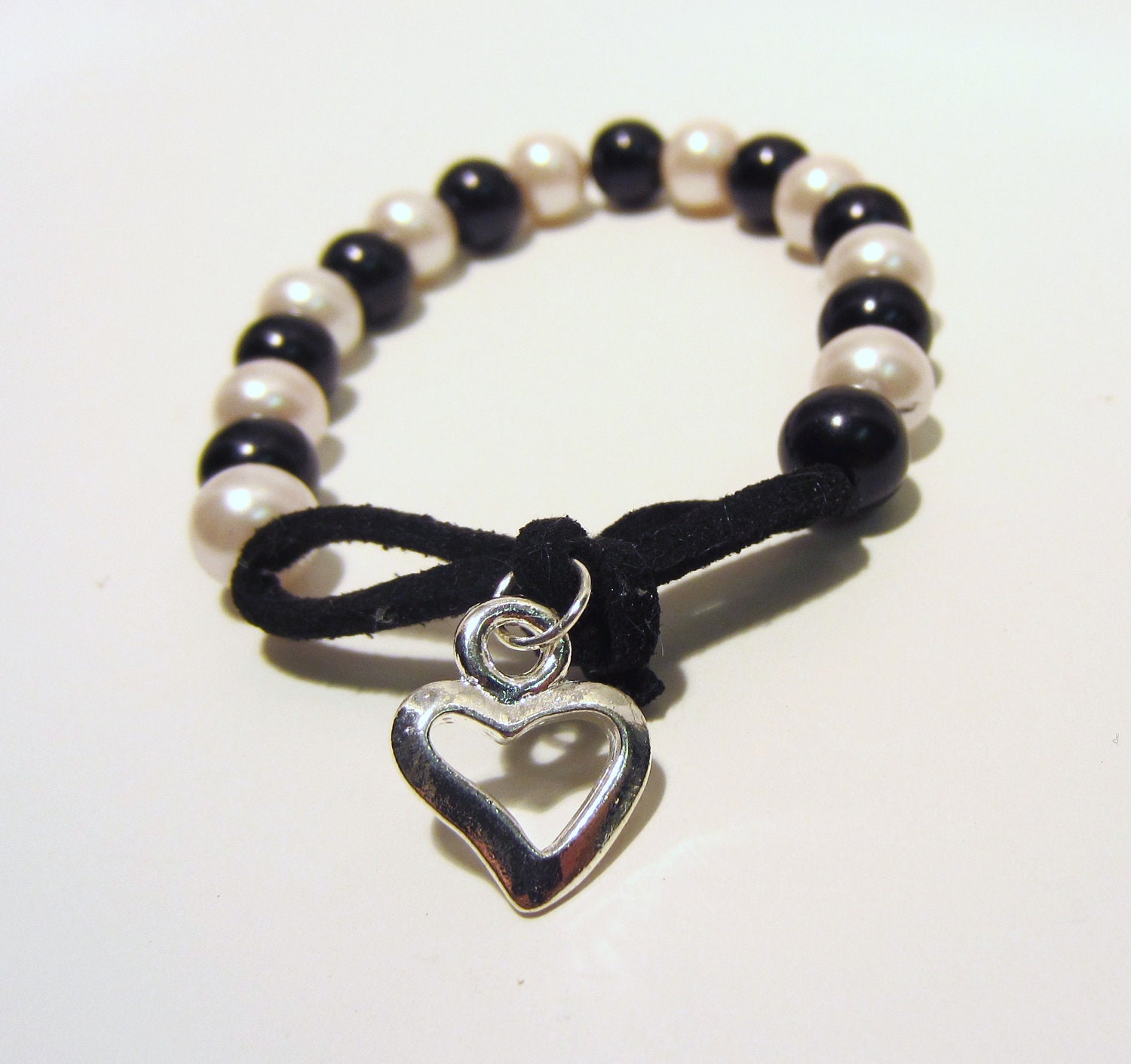 Beaded Friendship Bracelet Pink and Black Beaded Stretch Bracelet Heart Charm