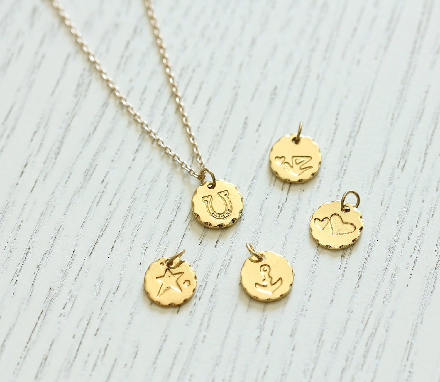 Delicate simple everyday choice of theme disc pendant gold necklace