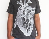 Anatomical Heart print Men T-shirt - Unisex tee short sleeved Dark gray  t-shirt  Available In Size M.