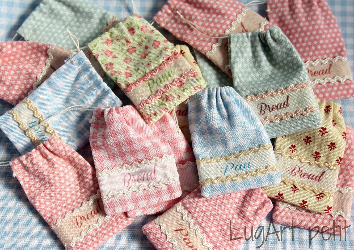 Bread bag for dollhouse