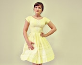 1950s 50s Pale Yellow Eyelet Dress / Soft Cotton 50s Dress / Lace / Daisy Pattern / Yellow and White / Size XX Small