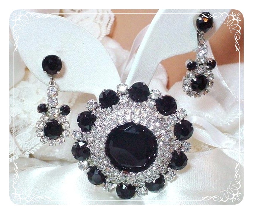 Juliana Brooch and Earrings Demi Captivating Black Ice D&E 142a-040410055