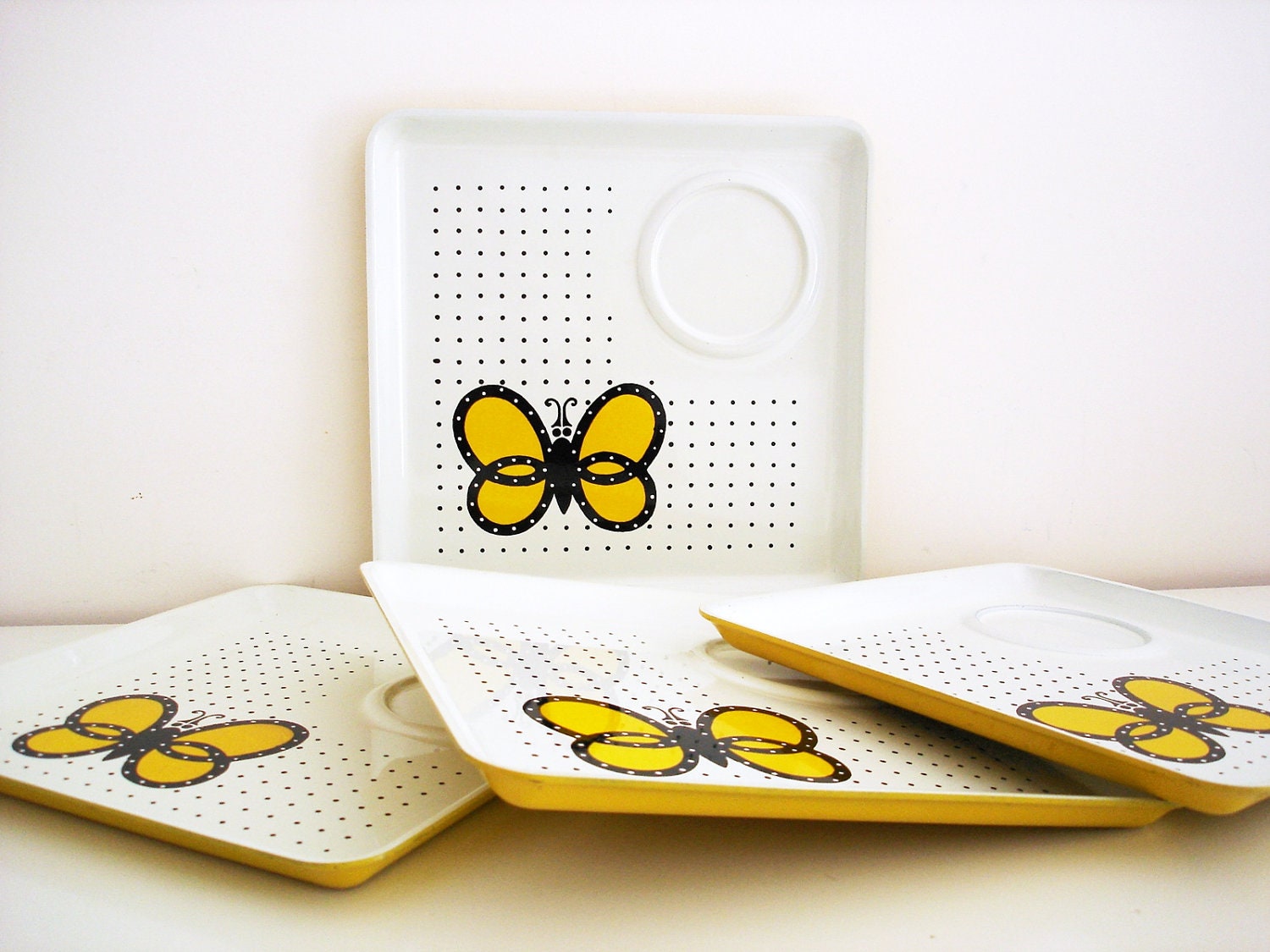 Vintage 70s snack trays/ butterfly polka dots/ set of 4/ mustard yellow black polka dots white/ Cho-Cho-San by JSC/ Made in Japan/ melamine