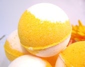 2 Bath Bombs - Honeysuckle Blossom - Vegan Moisturizing Bath Bombs