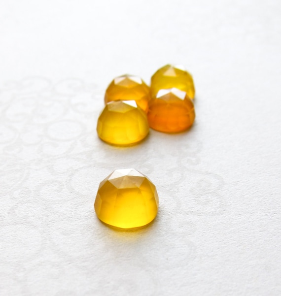Yellow Chalcedony faceted cabochon - 8mm (2 pieces). LIMITED EDITION - lilpengeeGems
