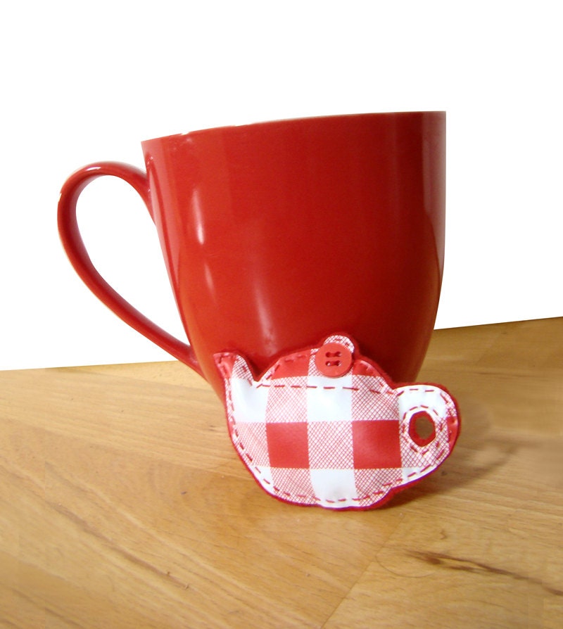 Teapot Brooch in Red and White