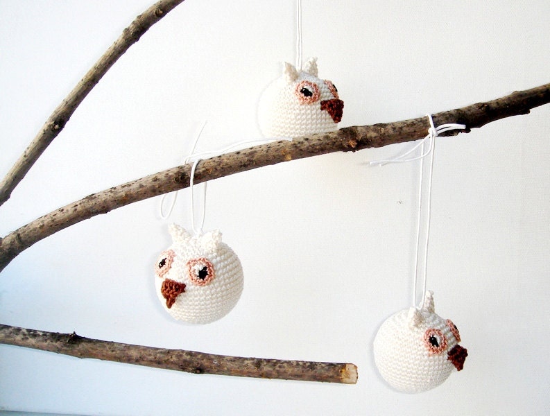 Ivory Beige Owl Rattle Woodland ornament Crochet animal bird  Waldorf Nursery/Children's Room Decor Housewares Rattle