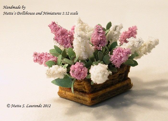 Dollhouse flower arrangement - White & Purple Lilacs - 1:12 miniature flowers (GF17)