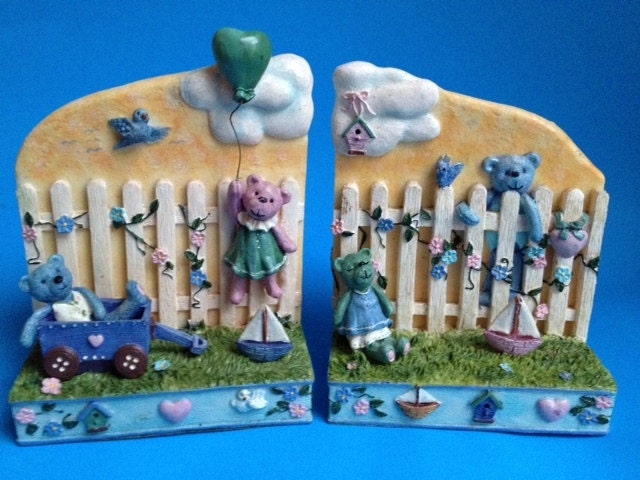 Vintage teddy bear bookends - adorabable vintage nursery decor - pink, blue, yellow heavy ceramic