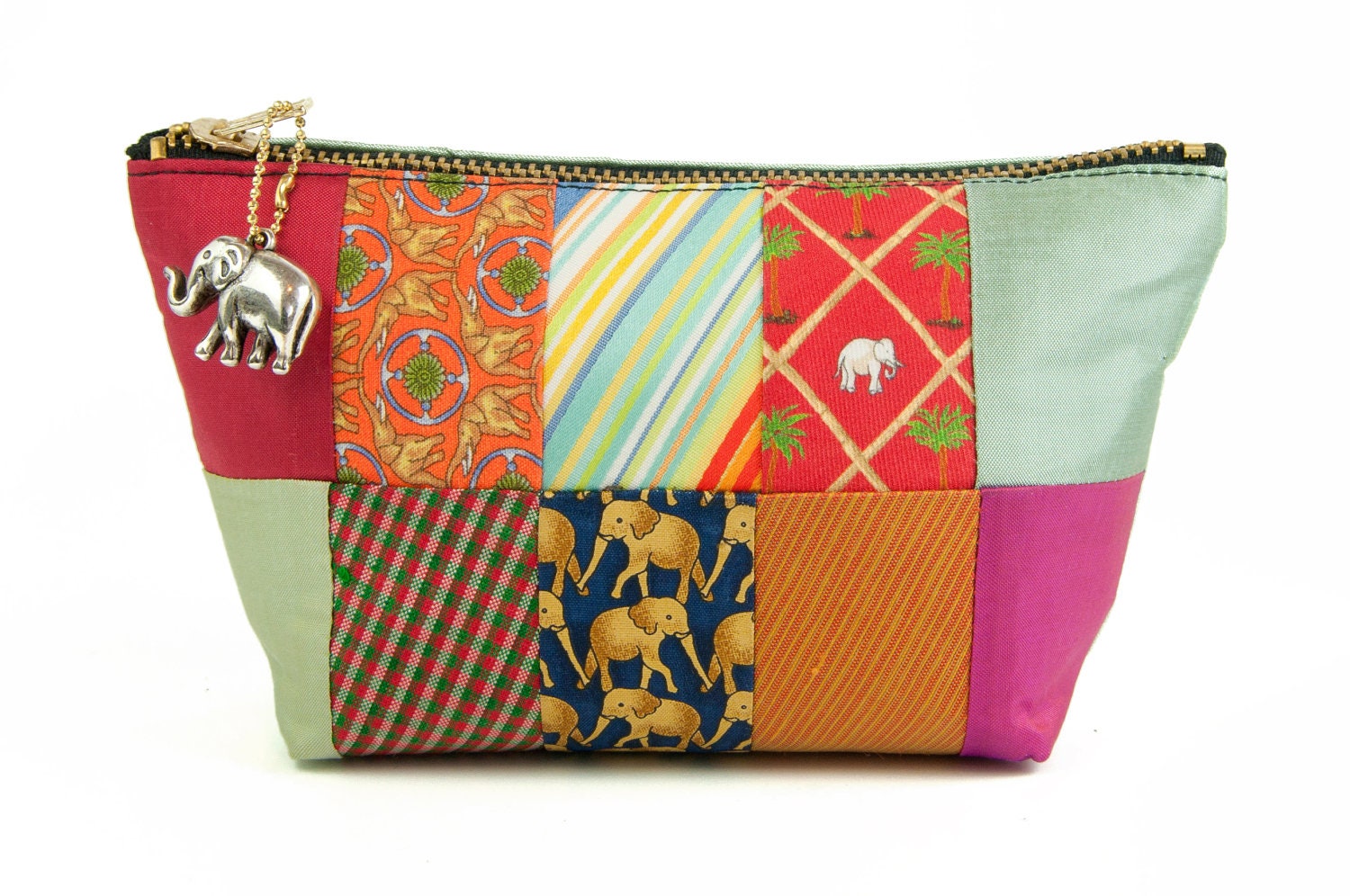 Silky Green Elephant Thai Silk Coin Pouch with Zipper and Elephant Pendant