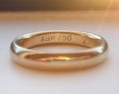 SALE SALE 18K / 18Ct Solid Yellow Gold Ring. Wedding Band. Simple, Elegant, Classic. 5.0 grams