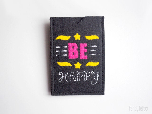 Black felt iPhone case "Be happy"