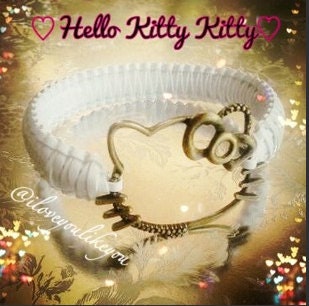 Hello Kitty Bracelet with Bow / Choose from Eight Colors / Bangle