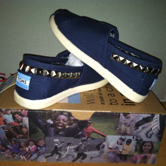 Studded "Tiny Canvas Slip-On" Toms Size 8 Toddlers