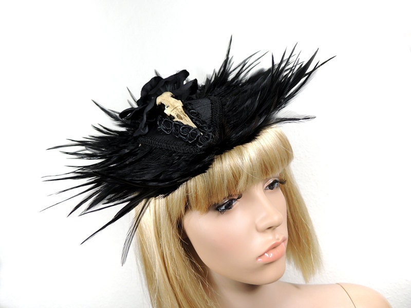Goth feather fascinator with (vegan) birdk sull victorian taxidermy