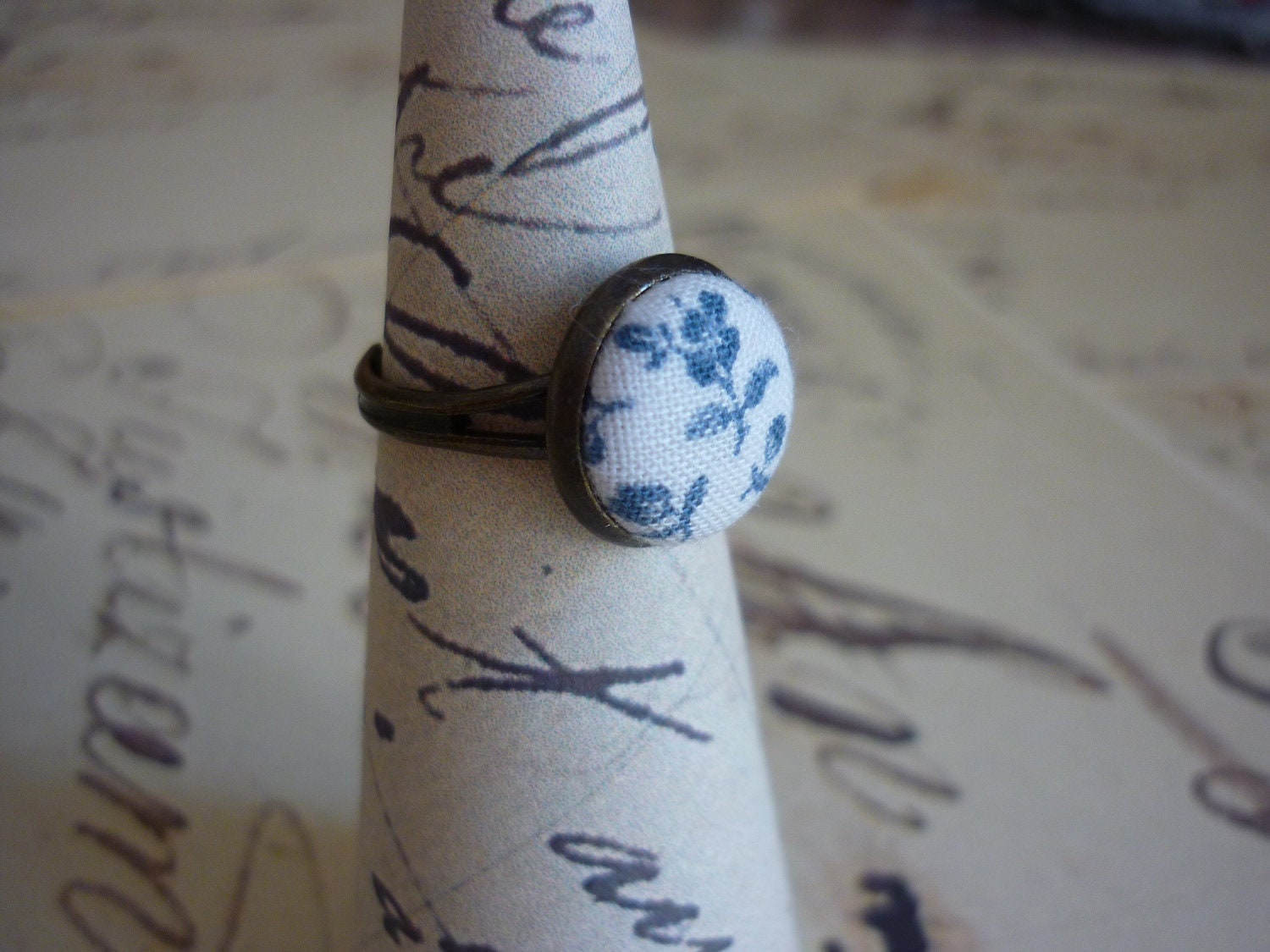 Handmade Fabric-Covered Blue and White Floral Adjustable Ring (Antique Bronze colour)