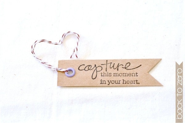 Kraft Flag Tags  - Capture this moment in your heart x 10