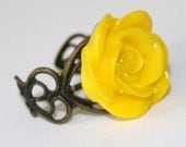 Lemon Yellow Floral Heart Shaped Band Filigree Ring In Antique Broze