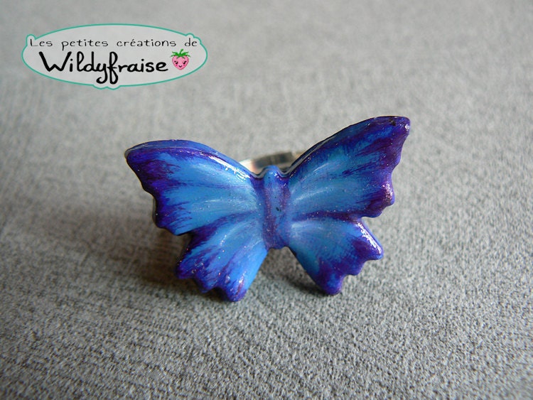 Blue butterfly ring - hand painted polymer clay - Wildyfraise
