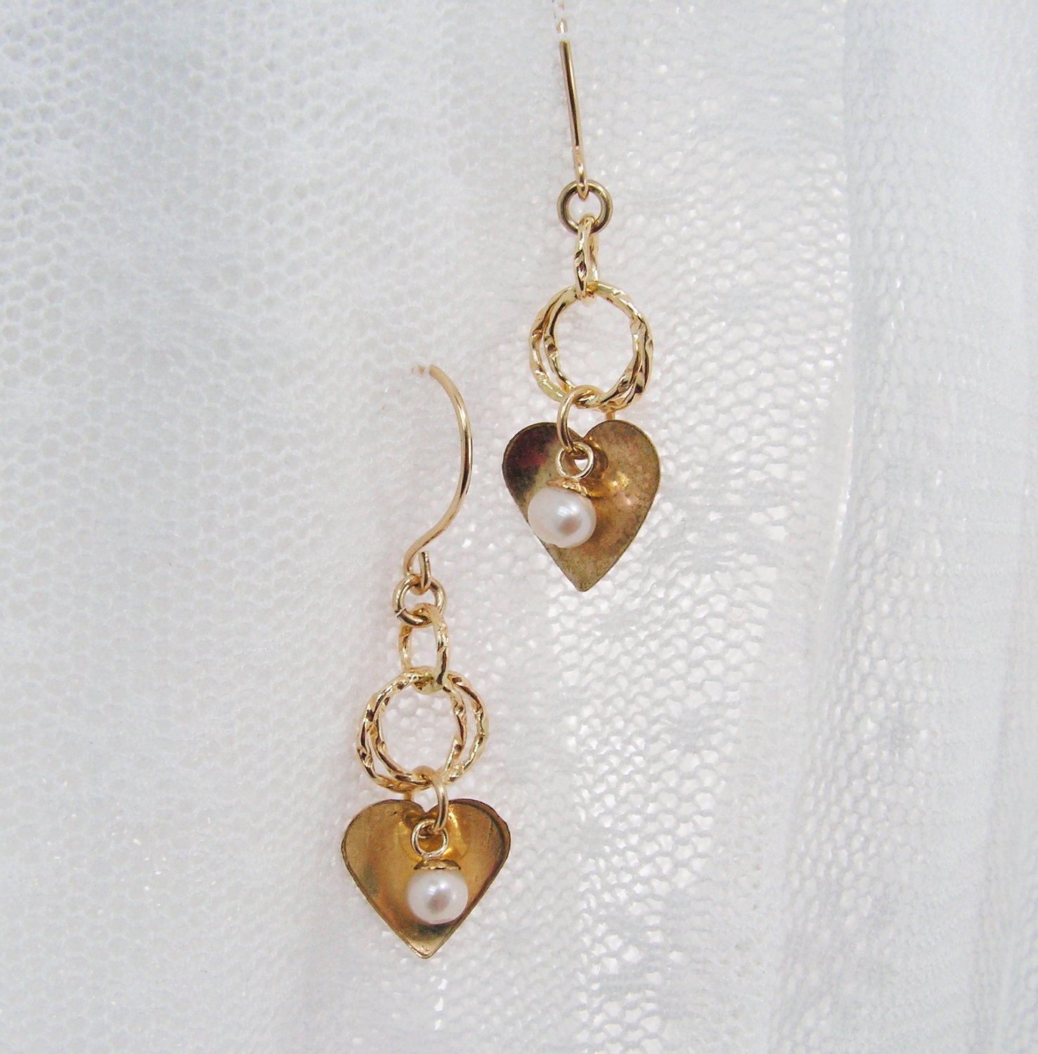 Feminine HEARTS Gold-filled & pearl earrings (gfe-9431). anniversary gift for her, romantic gift, birthday gift ideas