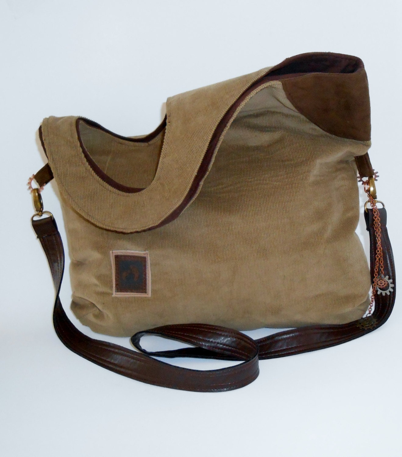 The Urbana...  Original  and practical model, with a youthful and edgy style.