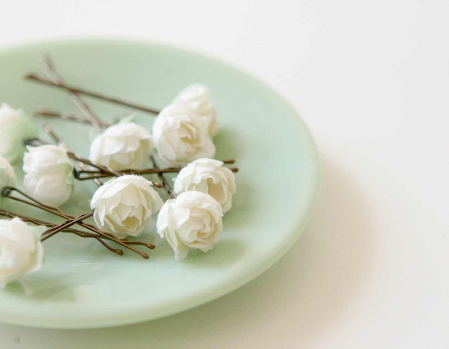 Bridal hair clips, Wedding flower pins, White rose bobby pins - PEMBERLEY - set of five