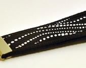Black and White Dotted Swirled Heavy Duty Webbing Wristlet