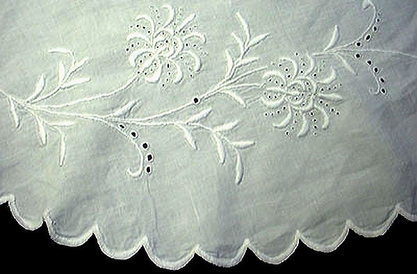 Centerpiece Victorian Whitework Doiley / White Flower Embroidery/ 32 inch